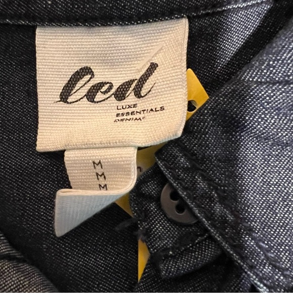 MATERNITY LED Luxe Essentials Denim Button Front Shirt - Size Medium - Picture 3 of 3